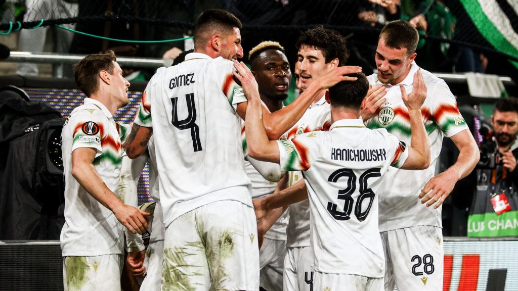 A Ferencváros játékosai ünnepelnek a Braga elleni mérkőzésen.