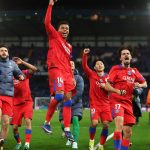 A PSG játékosai a Chelsea elleni győztes BL-nyolcaddöntőt követően.