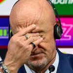 Marco Rossi, a magyar válogatott szövetségi kapitánya sajtótájékoztatót tart, miután csapata 3-2-re kikapott Írországtól a Puskás Arénában játszott labdarúgó világbajnoki selejtező mérkőzésen 2025. november 16-án.