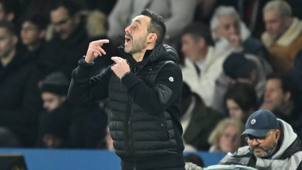 PARIS, FRANCE - FEBRUARY 08: Roberto De Zerbi, head coach of Marseille reacts during the French Ligue 1 (L1) football match between Paris Saint-Germain (PSG) and Olympique de Marseille at Parc des Princes stadium in Paris, France on February 08, 2026. Mustafa Yalcin / Anadolu