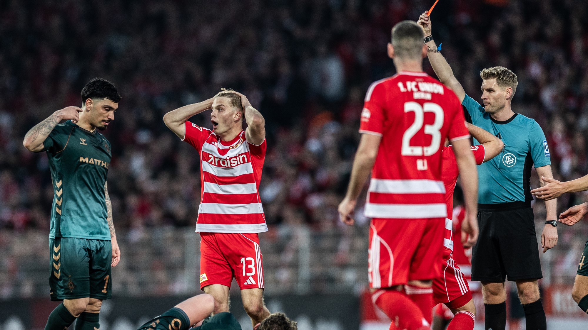 Schäfer András a Werder Bremen ellen kapott piros lapot.