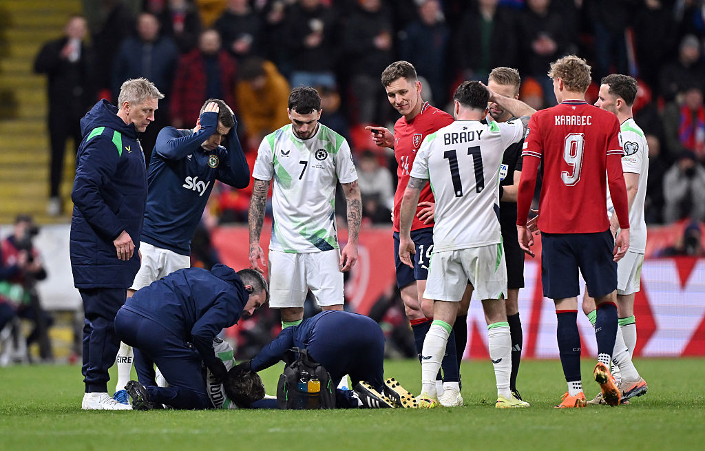 Sammie Szmodics egy ütközésnél megsérült a cseh-ír világbajnoki pótselejtezőn.