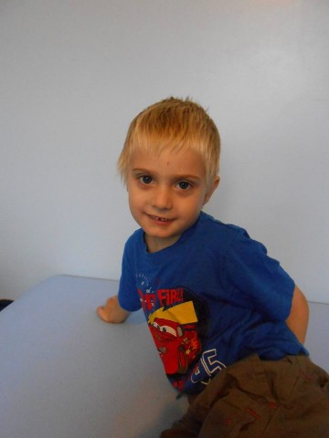 Peti 4 (angliai magyarok, autizmus, )