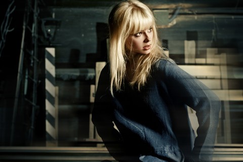 szőke nő (szőke nő, arisztokrata, gyilkos, vad nő, zavarodott nő)